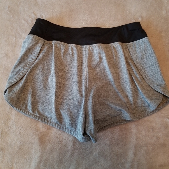 LAYER 8 Workout Shorts Gray Small - Picture 4 of 12